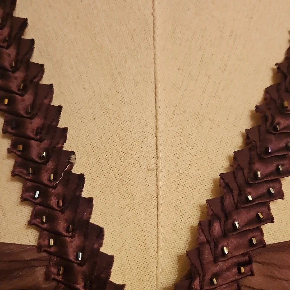 BCBGMaxAzria Beige Label Close-Up - Picture 3 of 10